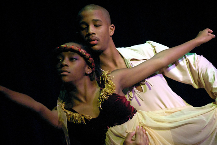 hp112809_079_romeojuliet_w.jpg