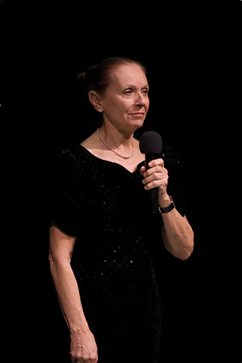 hp112809_093_ann_mic_w.jpg
