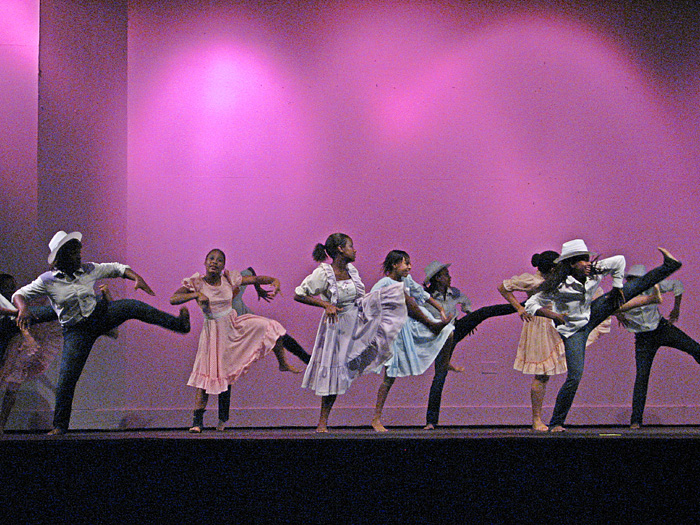 72409_9789_country_jiving_w.jpg