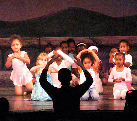 62107_1706_holt_tinyDanc480.jpg