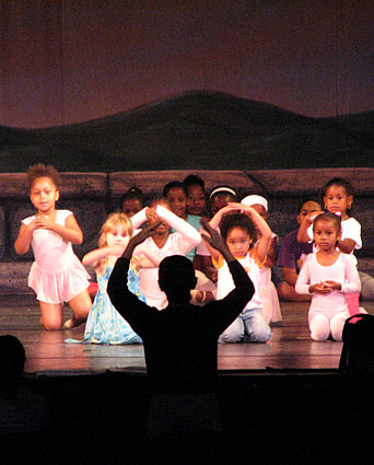62107_1706_holttinydancersw.jpg