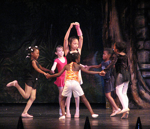 62107_1910_dancerincast_w.jpg
